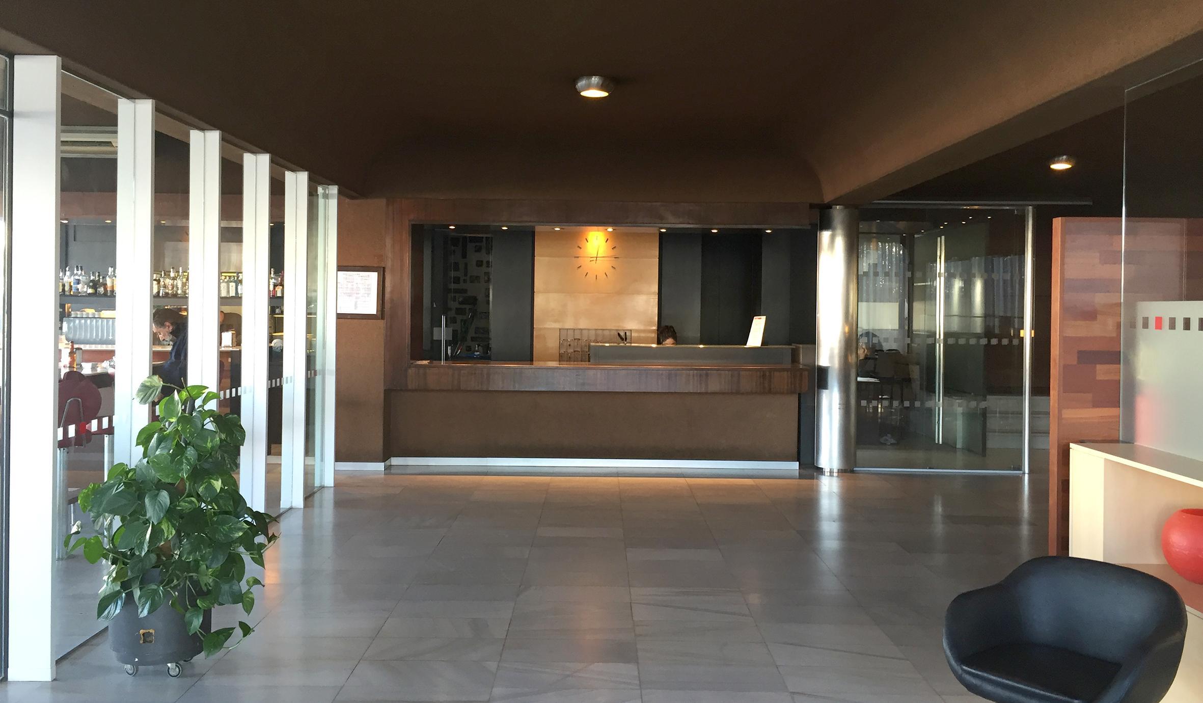 Hotel America Игуалада Экстерьер фото