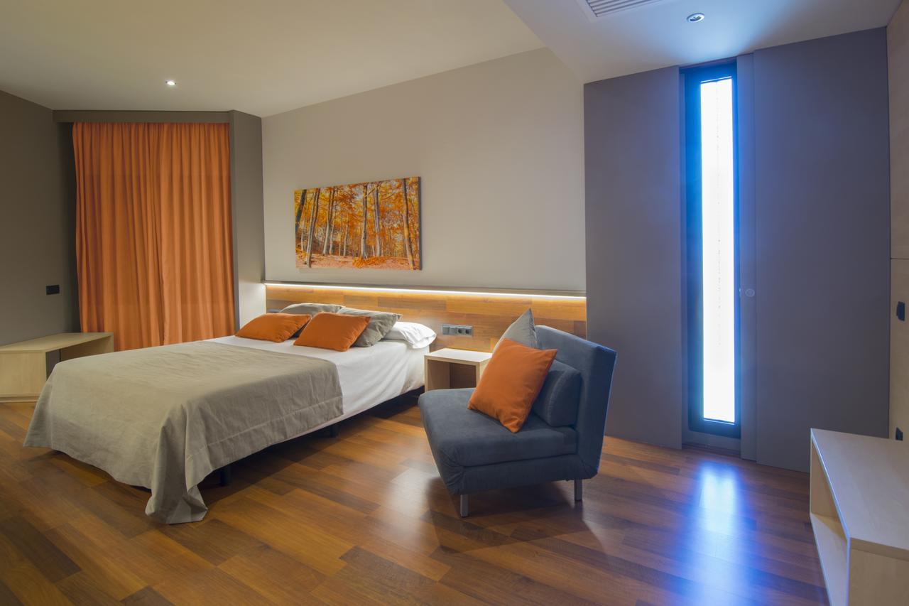 Hotel America Игуалада Экстерьер фото